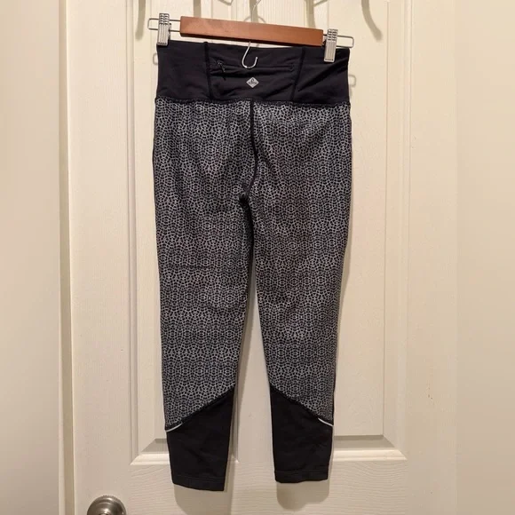 Prana Black Leggings,size XS - Picture 3 of 6